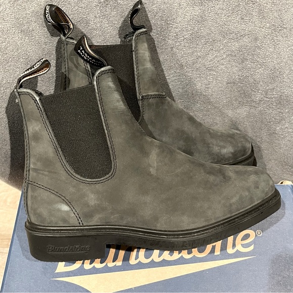 Blundstone Shoes - Blundstone Women’s Chelsea Boots Rustic Black Size 8